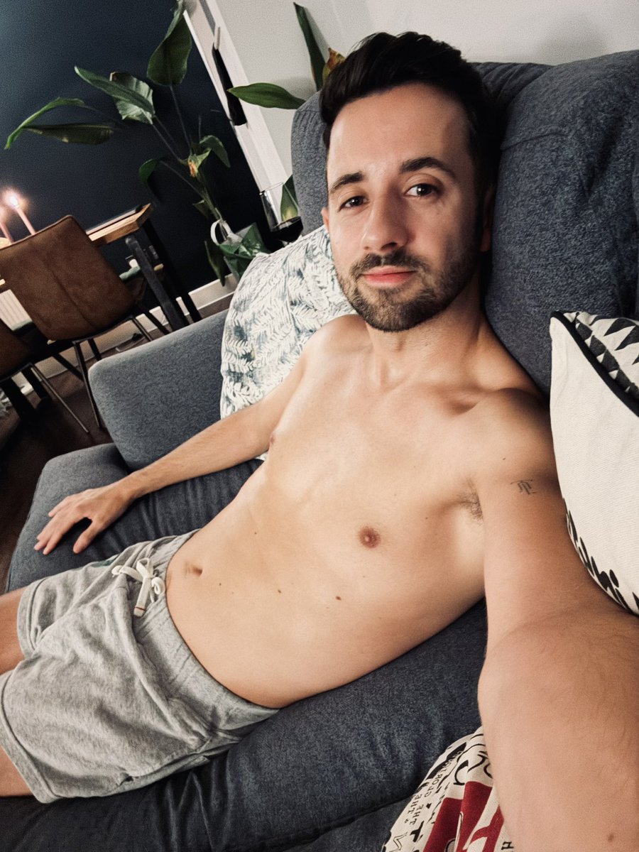 Who wants to come and pretend with me it’s not Monday tomorrow? 🤣