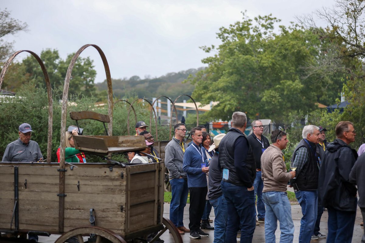 🎓 Exciting times at the Higher Ed Facilities Forum! Today, attendees enjoyed a round of golf at the Hyatt Lost Pines Resort + Spa🏌️‍♂️⛳️, while others immersed themselves in a Texas BBQ class 🥩. An amazing blend of networking, learning, and local flavors!