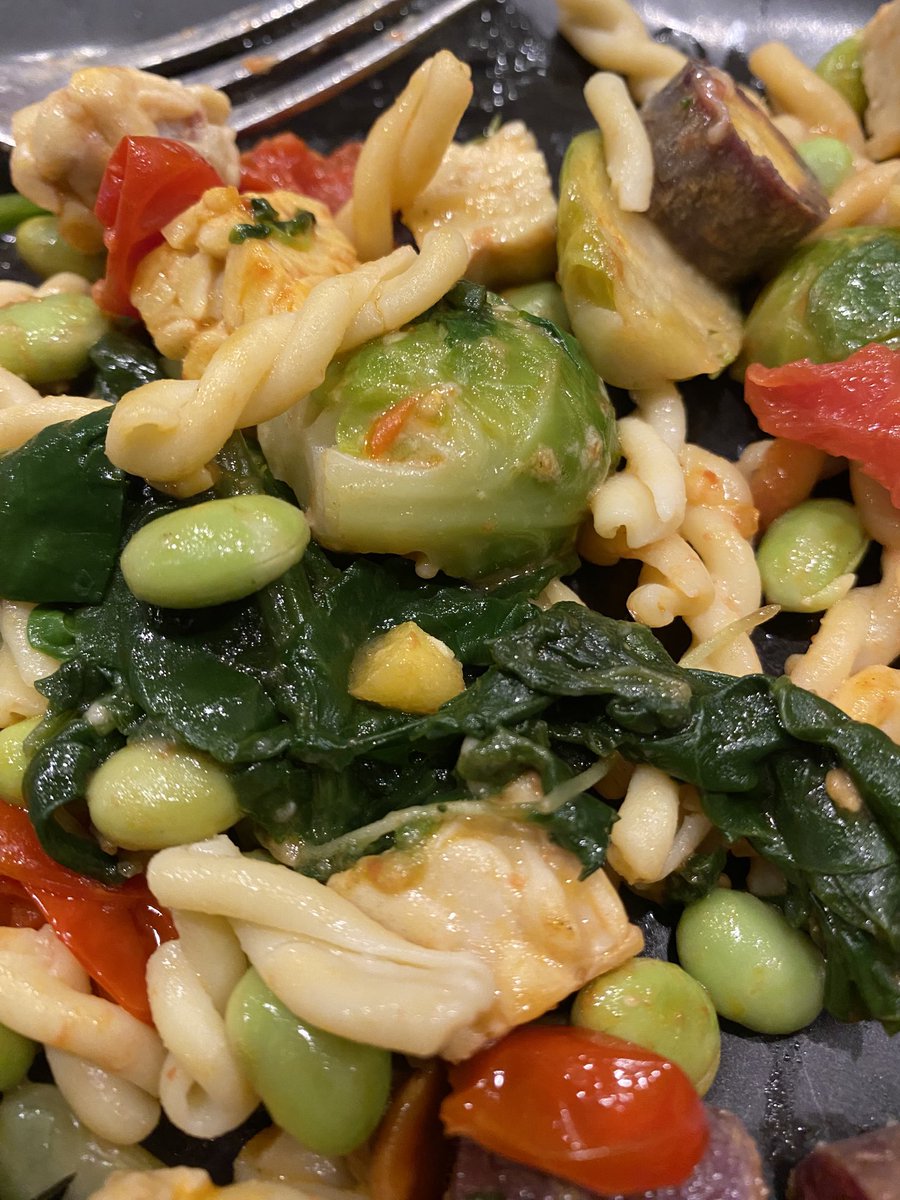 everythingsales's tweet photo. Grilled tomato with tempeh-edamame- brussell sprouts and light olive oil https://t.co/7gWwtyVHBH