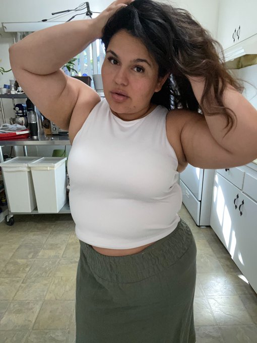 Can you help me in the kitchen?  https://t.co/gKmzrSLRMi https://t.co/HDtVWKL8Ds<a href="/tag/mvsales"class="tags"><span>#mvsales</span></a>