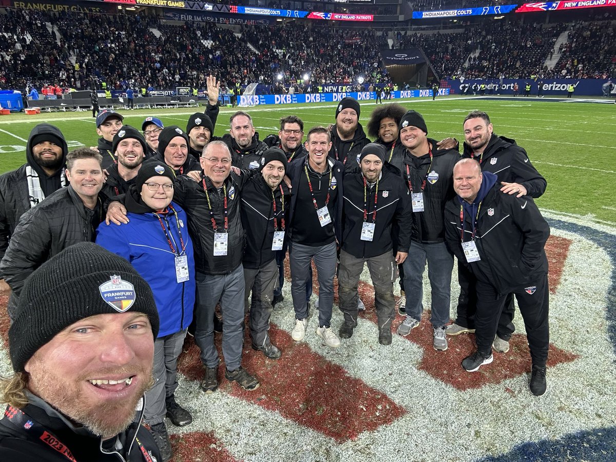 The individuals behind the scenes, making it all possible. The #NFLFrankfurtGames  Grounds Crew. 

Lucky to work with such a great group, and make new friends along the way.