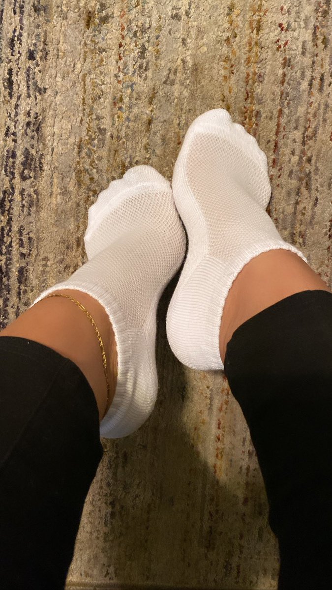 I love a fresh pair of white ankle socks 🥰