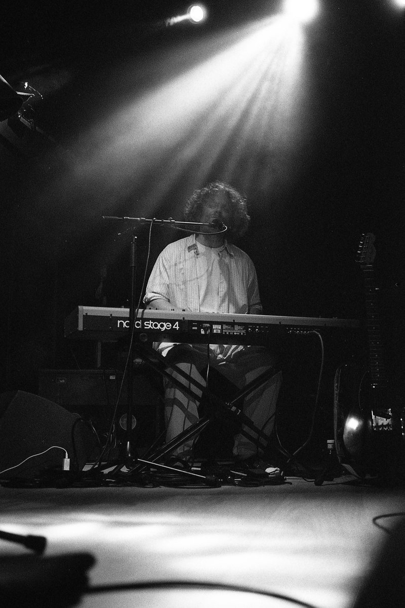 marioandrei's tweet photo. @BennySingsmusic Madrid, 2023 🎹🎺🎸

#contaxg2 #fomapan400 https://t.co/vtNym4DuIz