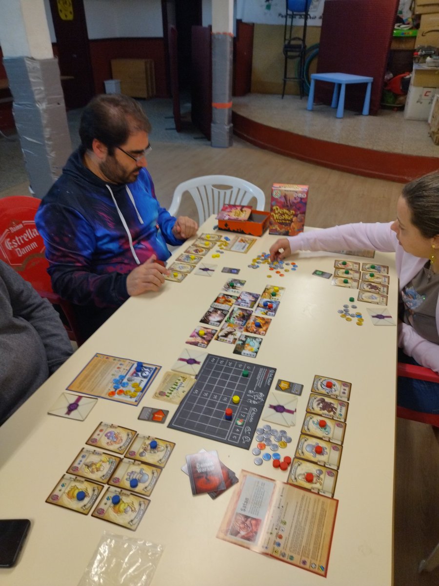 Como Twitter pronto va a morir
llevamos mucho sin fotos subir...