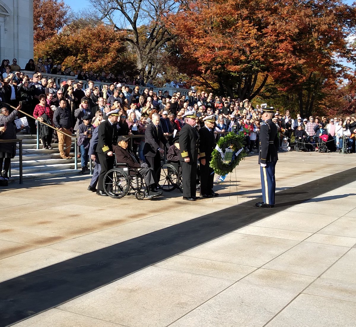 On #VeteransDay2023, four #WWII Merchant Mariners and other #AMMV & @DOTMARAD members placed a wreath at the Tomb of the Unknown Soldier. #respect #honor #USA #GreatestGeneration #1in26 #WeDeliver #InPeaceAndWar #veteran #WW2 @POTUS @VFWHQ @AmericanLegion @USMMWWII