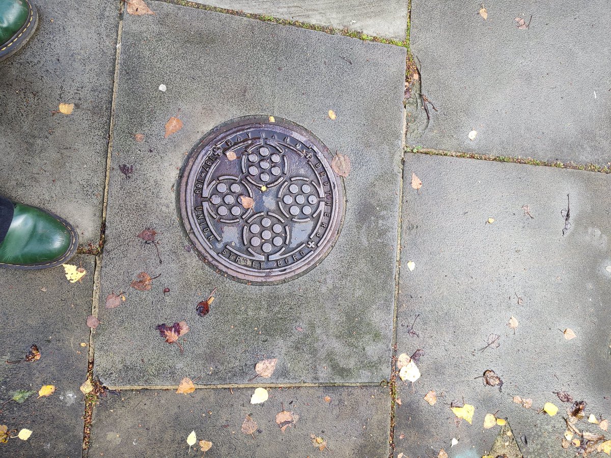 SecretEdin's tweet photo. Are there any coal holes in pavements in #Edinburgh ? https://t.co/6K5SaJ0XHr