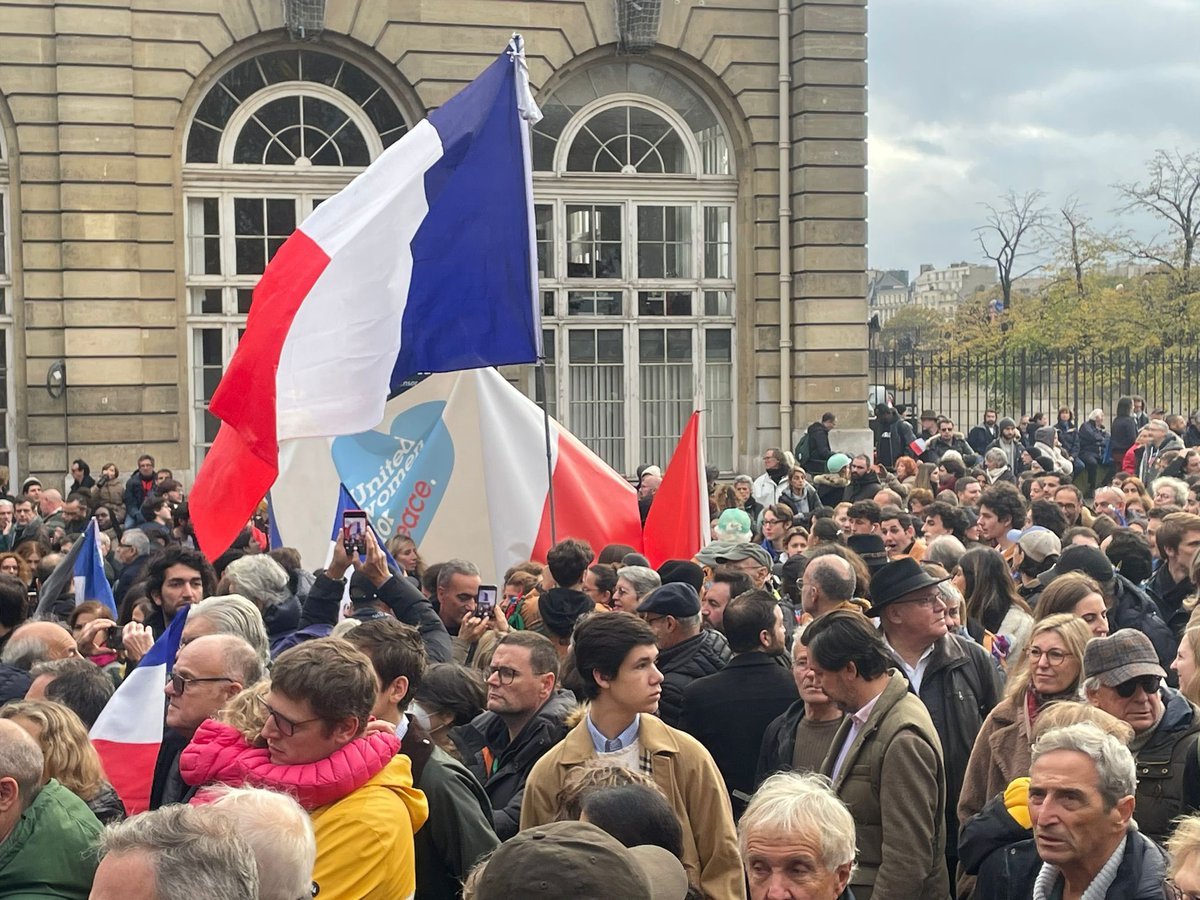 HorizonsParis13's tweet photo. @HorizonsParis13 était présent à la grande marche civique de ce dimanche contre l’antisémitisme. Soyons mobilisés pour la France et ses valeurs 🇫🇷🇫🇷🇫🇷 https://t.co/FBF5V66nOx