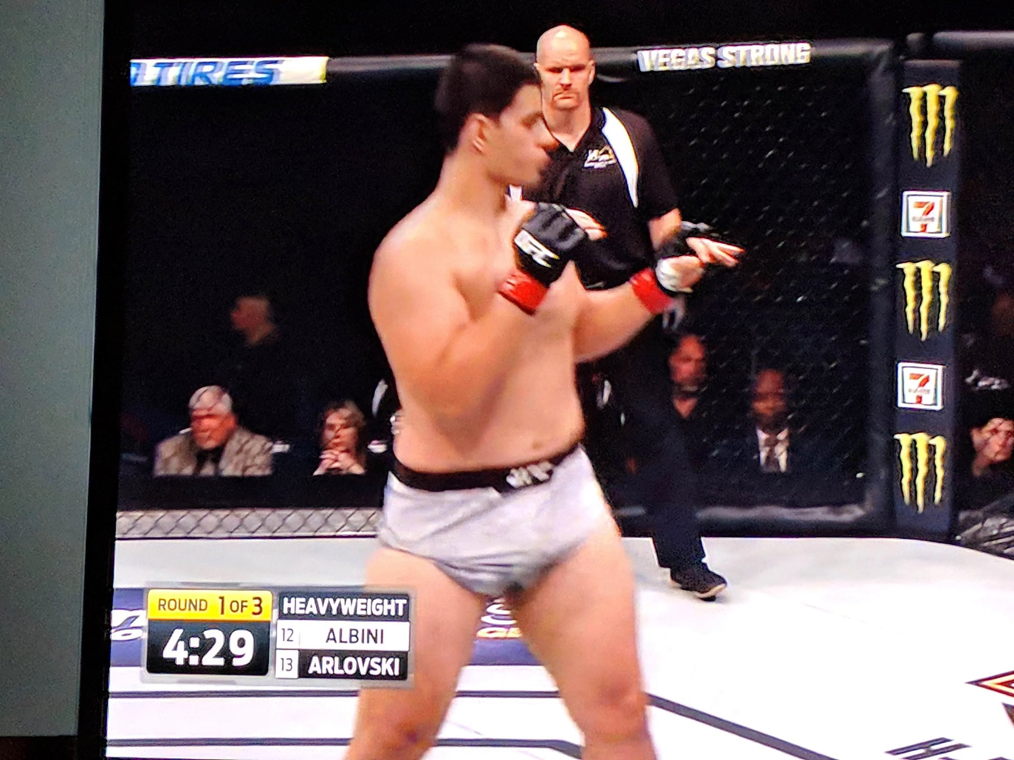 F-xMbu0XIAA4saM.jpg:large