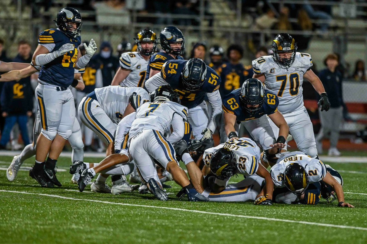Junior Year Full Season Film

hudl.com/v/2MWpZd