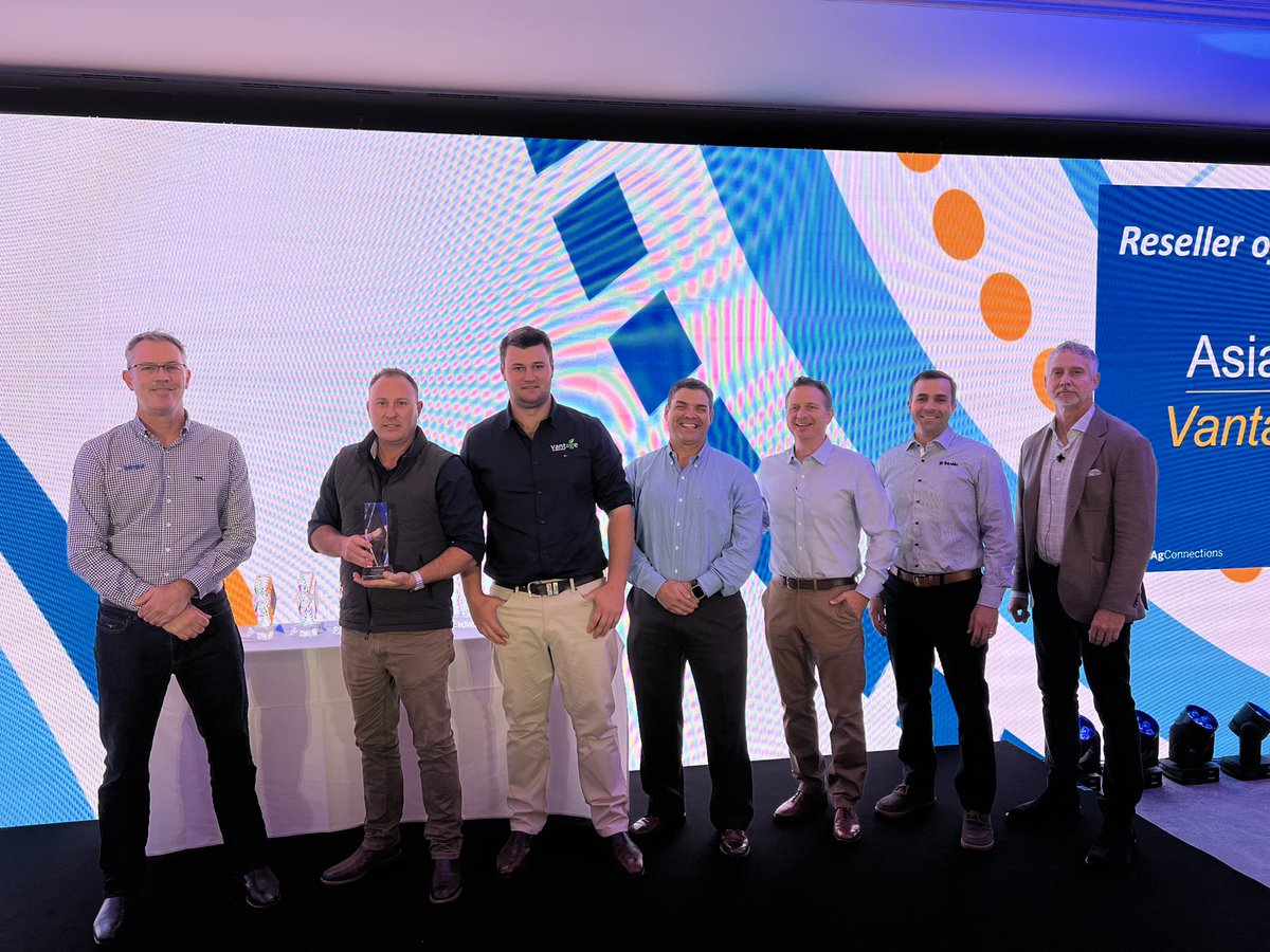 mcx_tech's tweet photo. Congratulations to our team for receiving the Trimble Ag Reseller of the Year 2023 - Outstanding Dealer Award recently in Prague, Czechia. 

It's great to be recognised for our commitment over another challenging year and we also thank our loyal customers for their support. https://t.co/D8tWwARJns