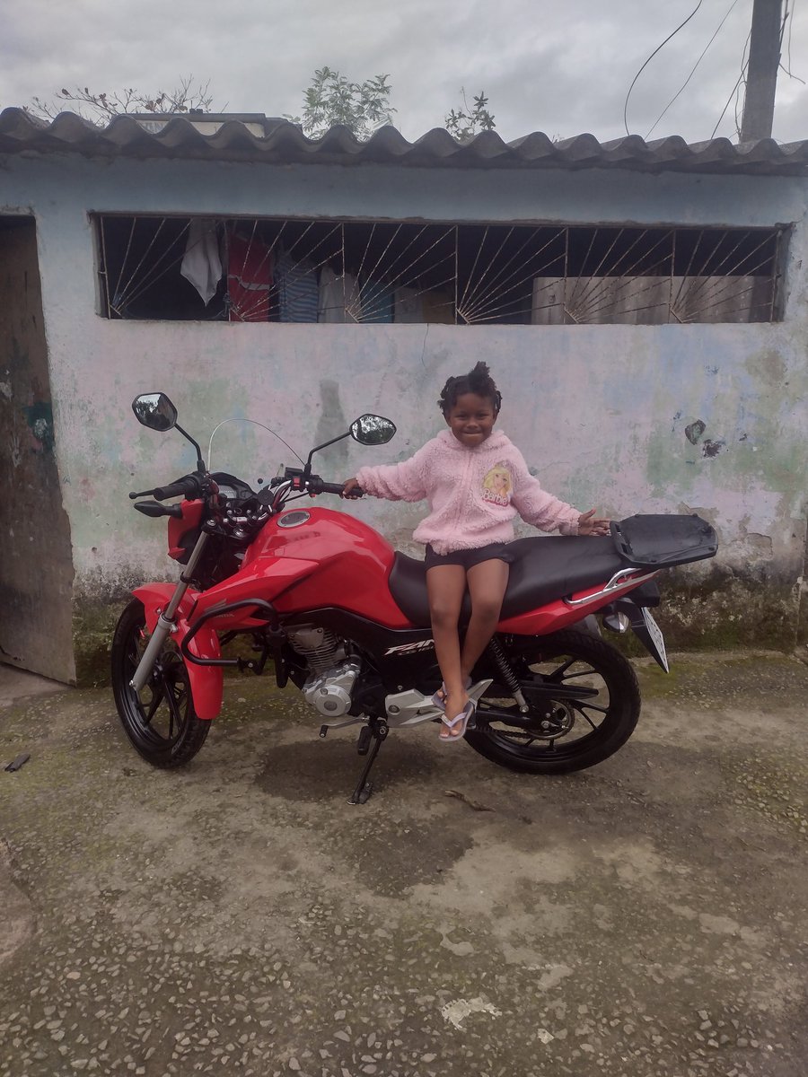 yerdna160's tweet photo. Roubaram minha moto na rua Barreiros em olaria, moto parada. Se puderem compartilhar agradeço https://t.co/lbLxzmdr2H