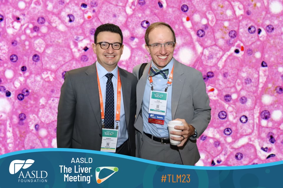 Great to see the <a href="/LTxJournal/">Liver Transplantation Journal (LTxJournal)</a> &amp; <a href="/HEP_Journal/">HEPATOLOGY Journal</a> editorial fellows together at #TLM23 - <a href="/AlanLHutchison/">Alan L. Hutchison, MD, PhD (he/him)</a> &amp; <a href="/WilechanskyMD/">Rob Wilechansky</a>! 🔥

#livertwitter