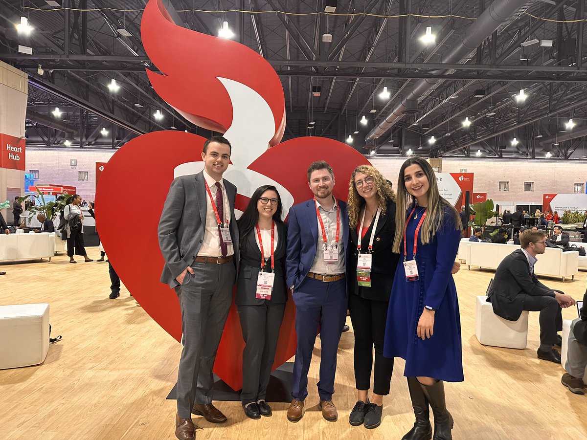 My Incredible @VUMCMedicineRes co-residents presenting at #AHA23
Keeping it Heart-Healthy🫀
@melissahinozmd @NickWeinand @BrittSaldivar @DrJohnMcP @VUMC_Medicine