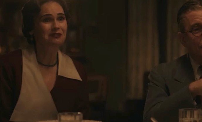 ItsMeredithJ's tweet photo. Behind the scenes on Lessons in Chemistry (streaming on @AppleTV). 🎭🎬

Such a fun day working with great people on a fantastic show! 📺❤️

You can see me briefly in Episode 6 “Poirot” as Mayor’s Wife. 🎭

Thanks for the fun day! ❤️ https://t.co/YLylfnZQIk