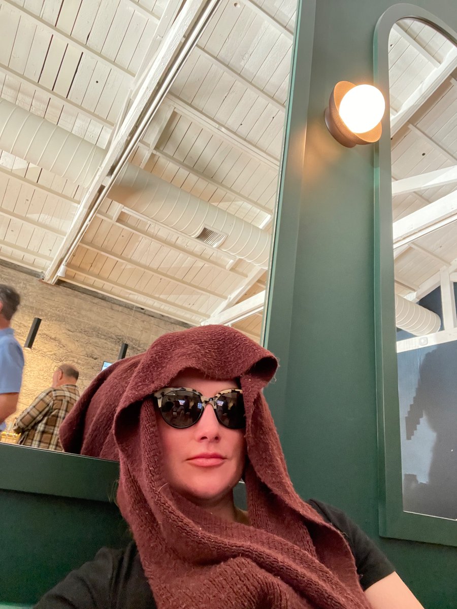 anxious_alien's tweet photo. A girls at her best when she has a burrito in her purse https://t.co/k0O9VfnwV9