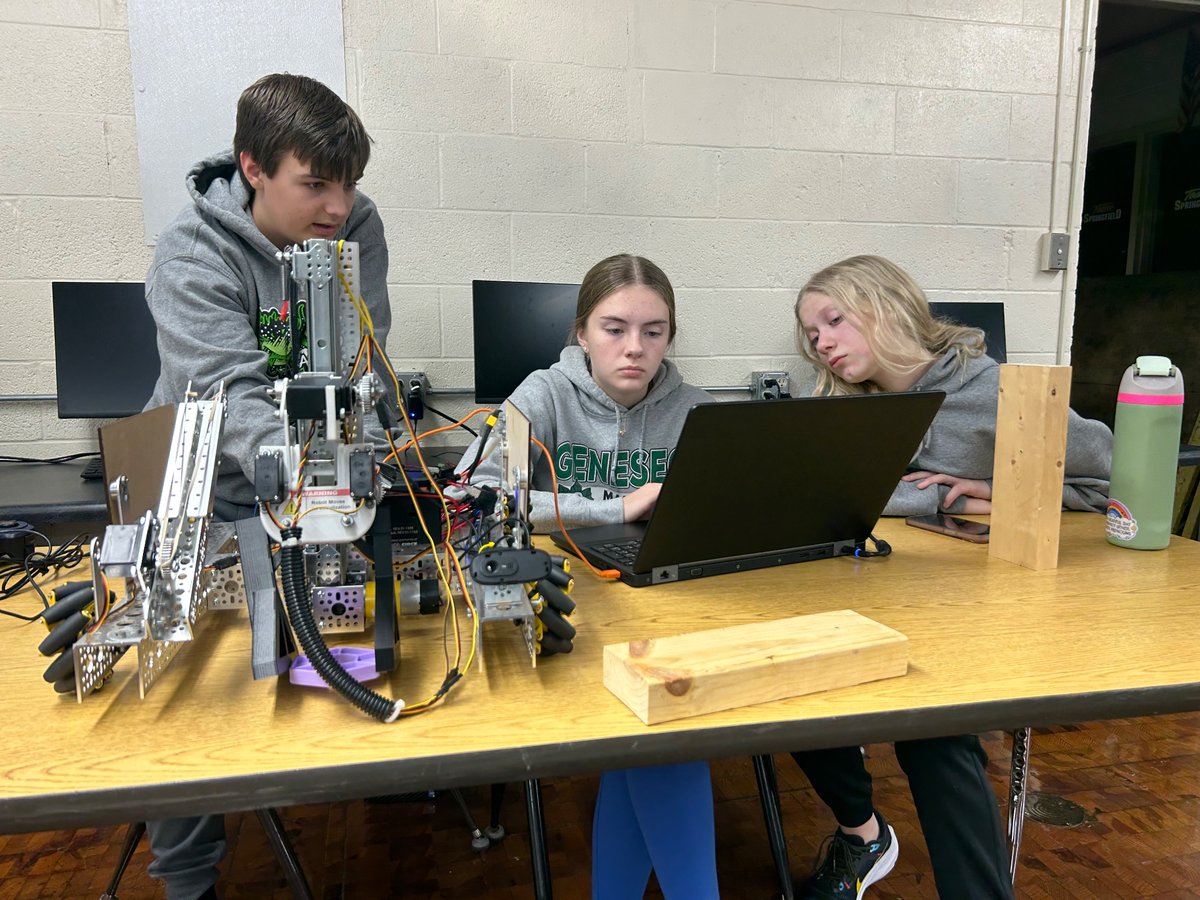 Random Rodeo Robotics members are programming today for our first competition on Saturday!  #FTC #BeLeaf