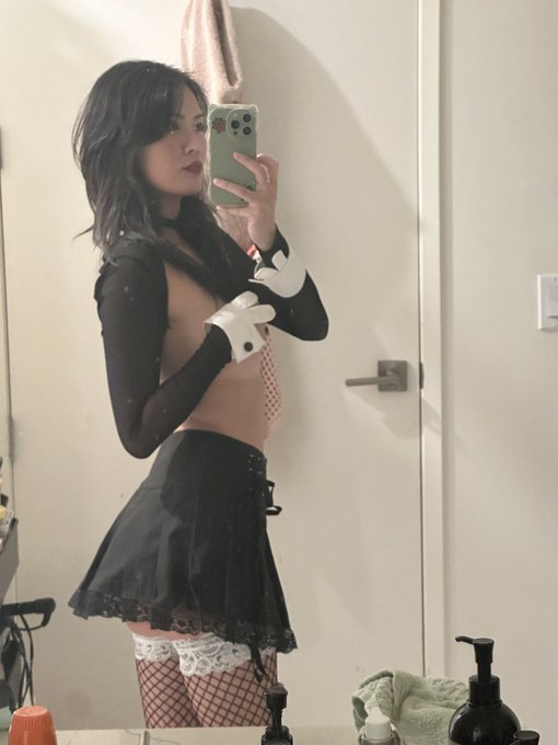 Ready 4 action 🐰 https://t.co/E75IuXiUPh