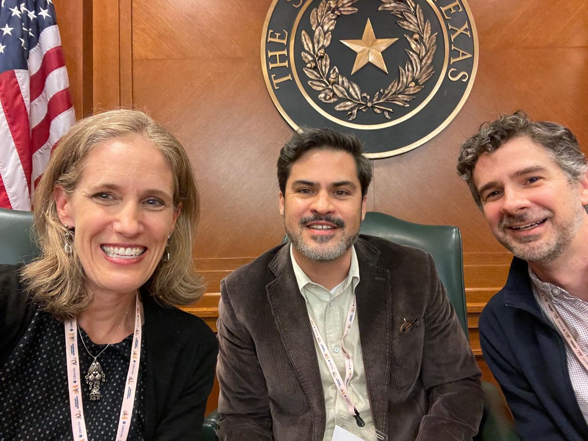 lisadoggettmd's tweet photo. I thoroughly enjoyed our panel discussion today on "Medical Miasma" @texasbookfest . I was honored to tackle this important topic with moderator @jasonheid and fellow physician author @riconuila . #healthcaresystem #MS #healthcare @HCI_Books https://t.co/1wclvTnw1u