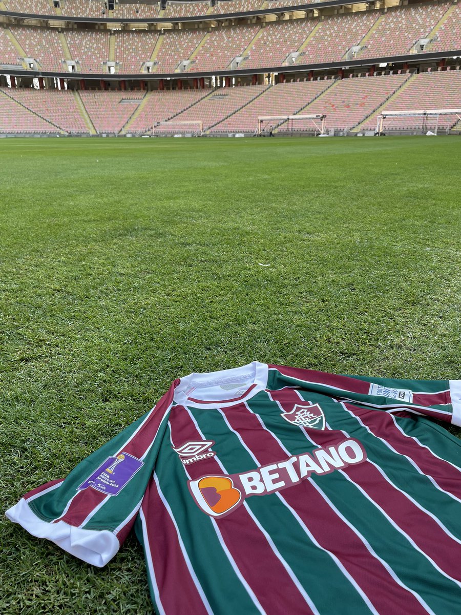 FluminenseFC's tweet photo. 🎵 E O TRICOLOR NO MUNDIAL 🎵

A Armadura Tricolor já está na Arábia Saudita e deu um rolé mais do que especial pelo estádio King Abdullah Sports City, sede da nossa semifinal! https://t.co/E06OueZlAD