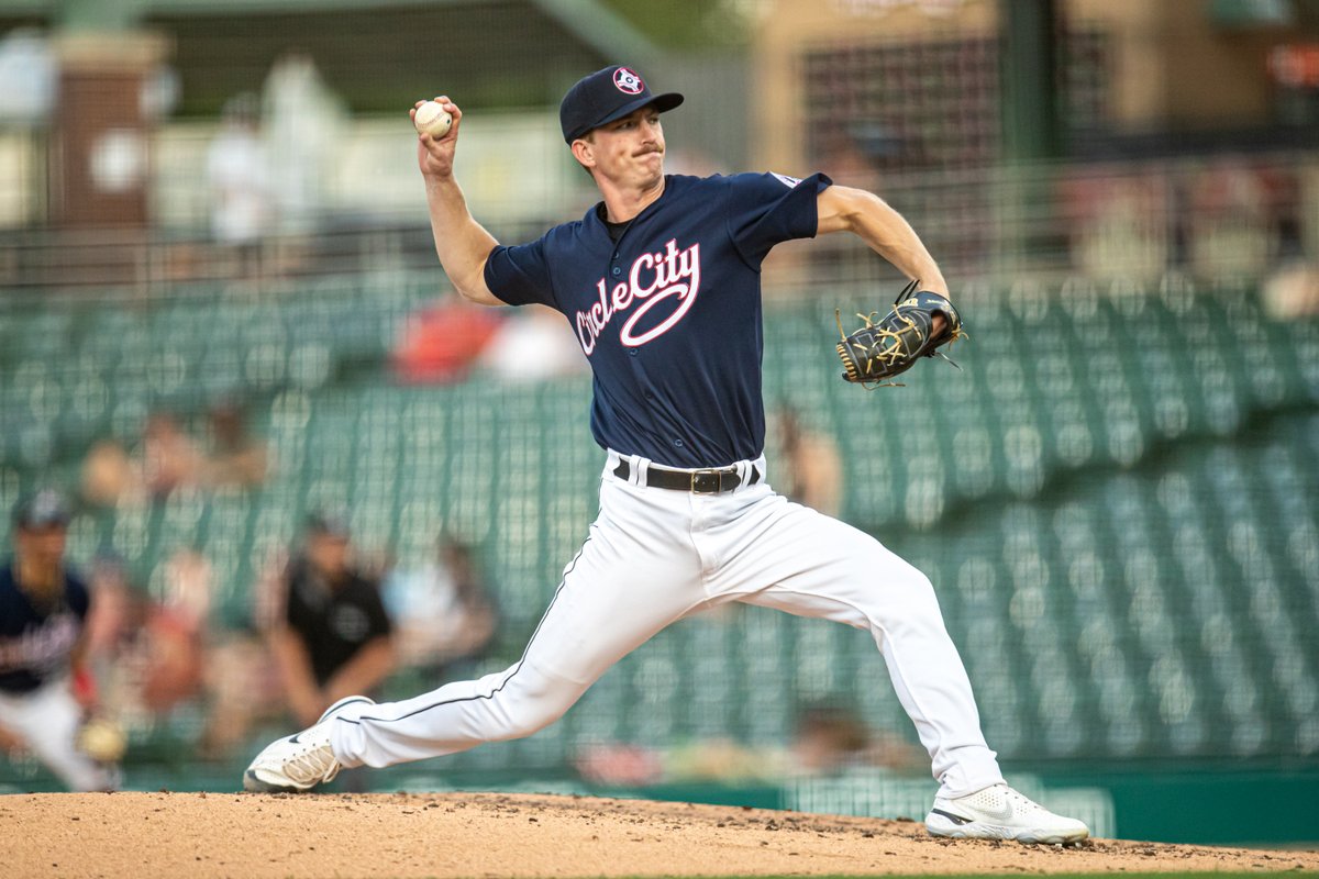 indyindians's tweet image. Bats and bullpen arms.
Good luck to @johnoreilly414, @cowings5, @Noetoribio30 and @JuniorL07 as they hit the free agent market. ✊