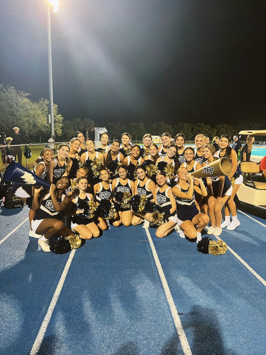 _alexisash's tweet photo. Senior Night was an incredibly surreal experience. It felt truly special to be honored alongside my family and friends. Leaving this amazing team is so bittersweet. I have loved my two years cheering and I will remember it fondly. https://t.co/yQ0Hqj8FuO