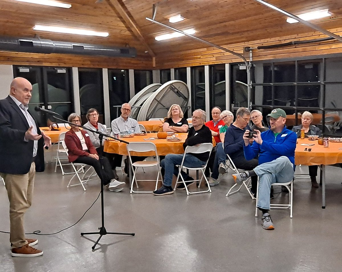 MarkPocan's tweet photo. Thank you to the Middleton Democrats for inviting me to your #1Year2Win kick-off for the 2024 election. It's a full house tonight here in Middleton with folks ready to support @tammybaldwin and so many other great candidates on next year's ballot! https://t.co/JxrAssC6Ow