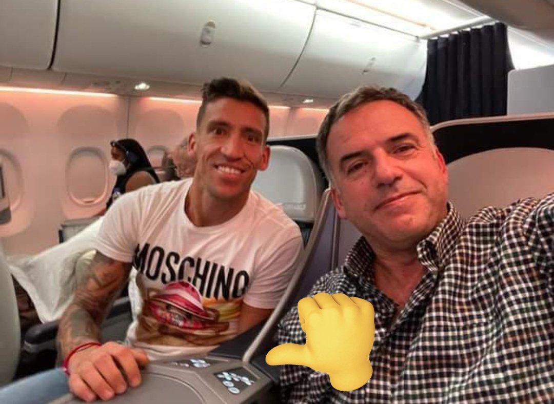 Viajo mucho en ómnibus pero jamás ví estos chirimbolos entre asiento y asiento??? Me pueden decir que empresa es,Cusa, Uscot??