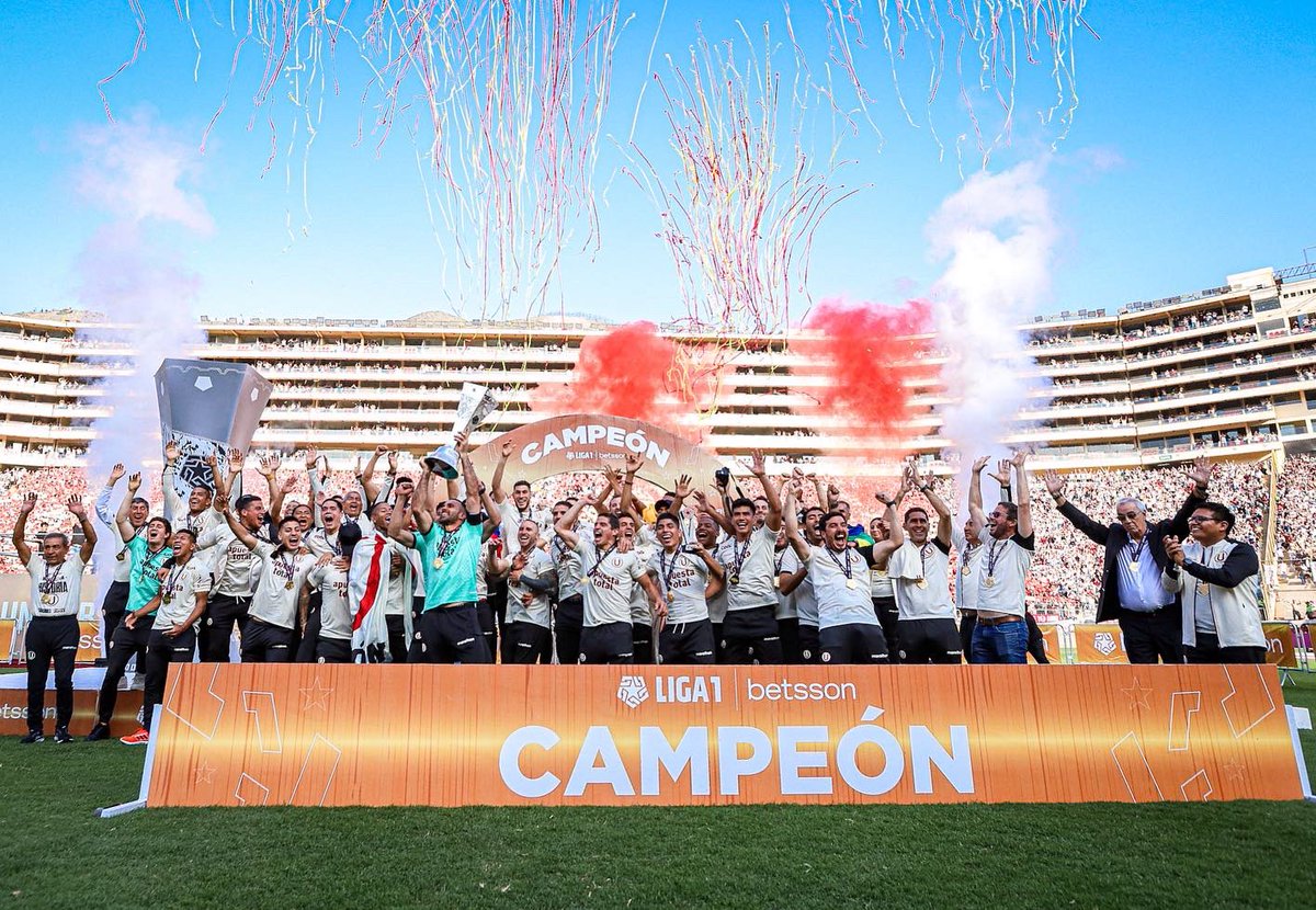CONMEBOL's tweet photo. ¡Felicitaciones, @Universitario! Campeón de la @LigaFutProf en Perú. ¡A celebrar! 🇵🇪🏆

#CreeEnGrande https://t.co/recimq5FL7