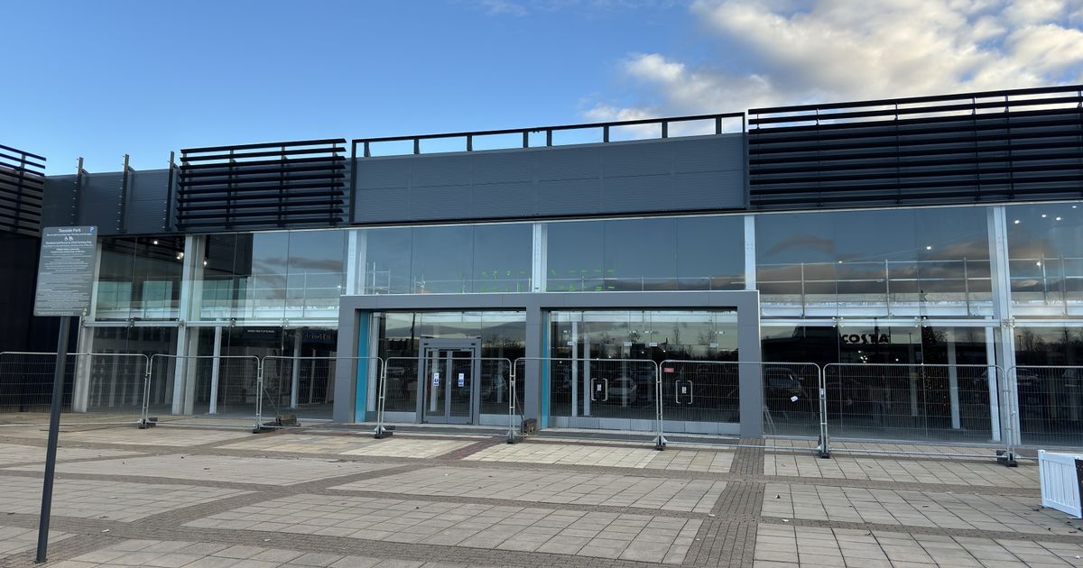 BNTeesside's tweet photo. Teesside Park: B&amp;M and Wagamama prepare to open, car park cordoned off and Lush signage erected https://t.co/o7CSEPk8Ru https://t.co/lUVeGdc8uz