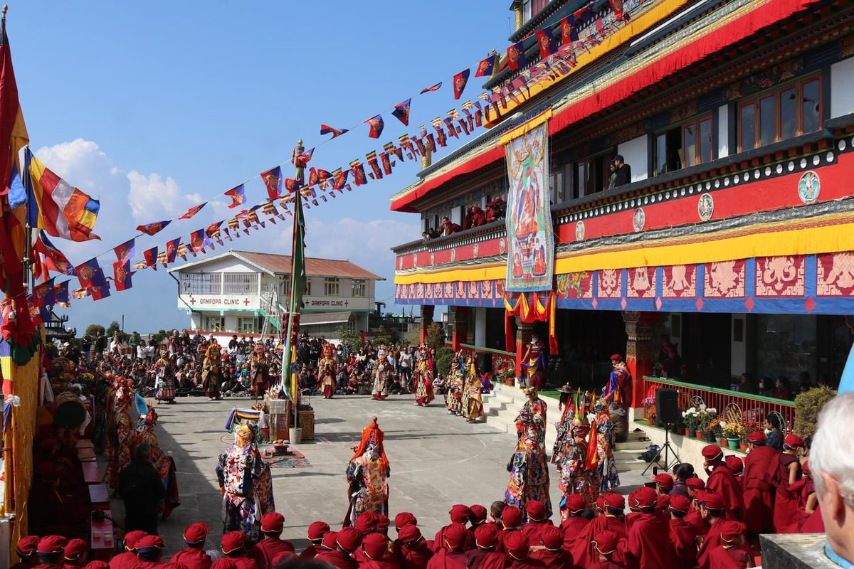 Drukpa's tweet photo. On the last day of annual Mahakala Puja at Druk Sang-Ngag Choling Monastery, monks performed several masked dances representing the manifestations of Mahakala.
#MahakalaPuja #Drukpa #druksangngagcholing #dalimonastery #clearobstacle #Monastics #Himalayas #Mahakala #Darjeeling https://t.co/4CX04zj89S