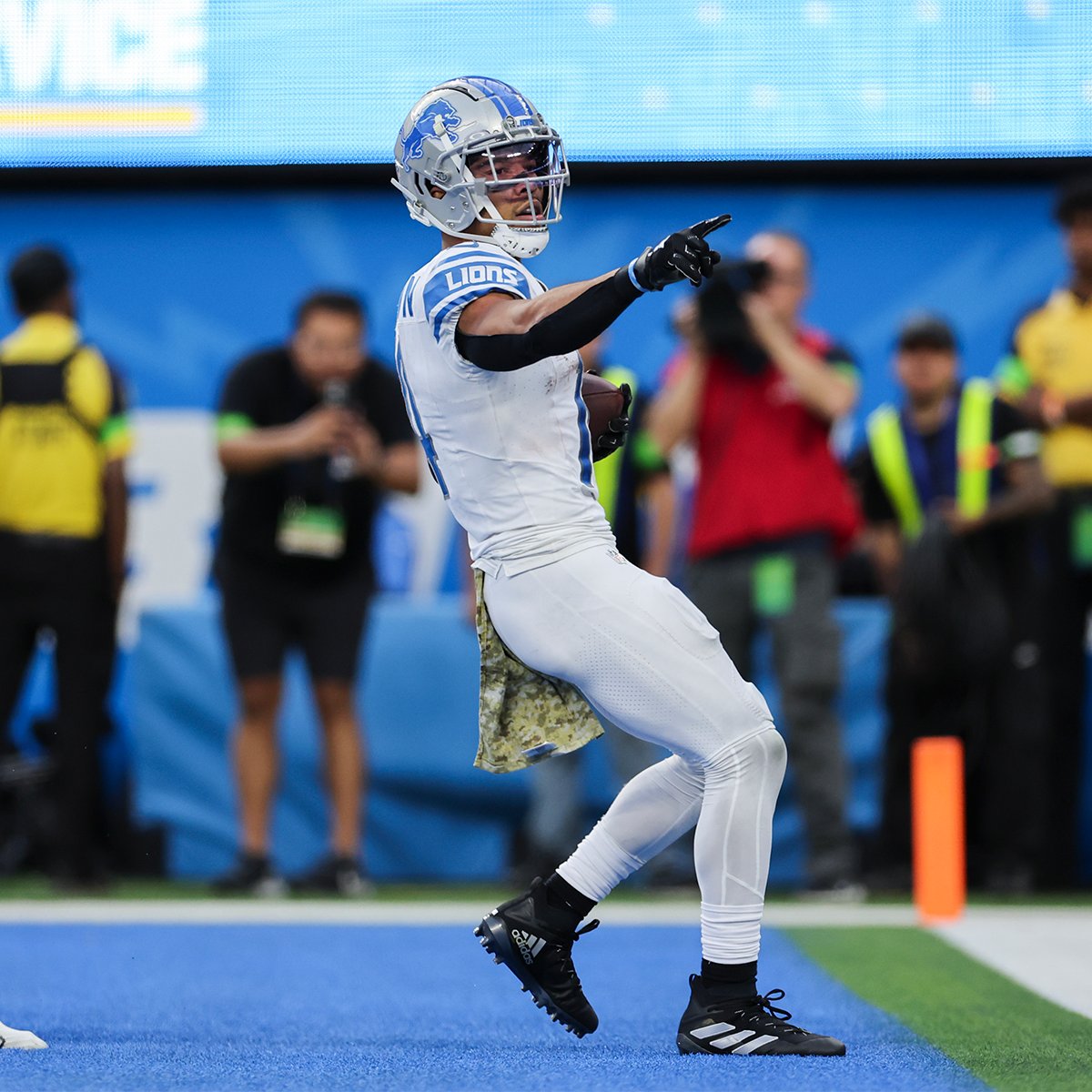 Amon-Ra St. Brown's last 7 games: 6 catches, 102 yards 9 catches, 102 yards 5 catches, 56 yards, TD 12 catches, 124 yards, TD 13 catches, 102 yards 6 catches, 108 yards 8 catches, 156 yards, TD