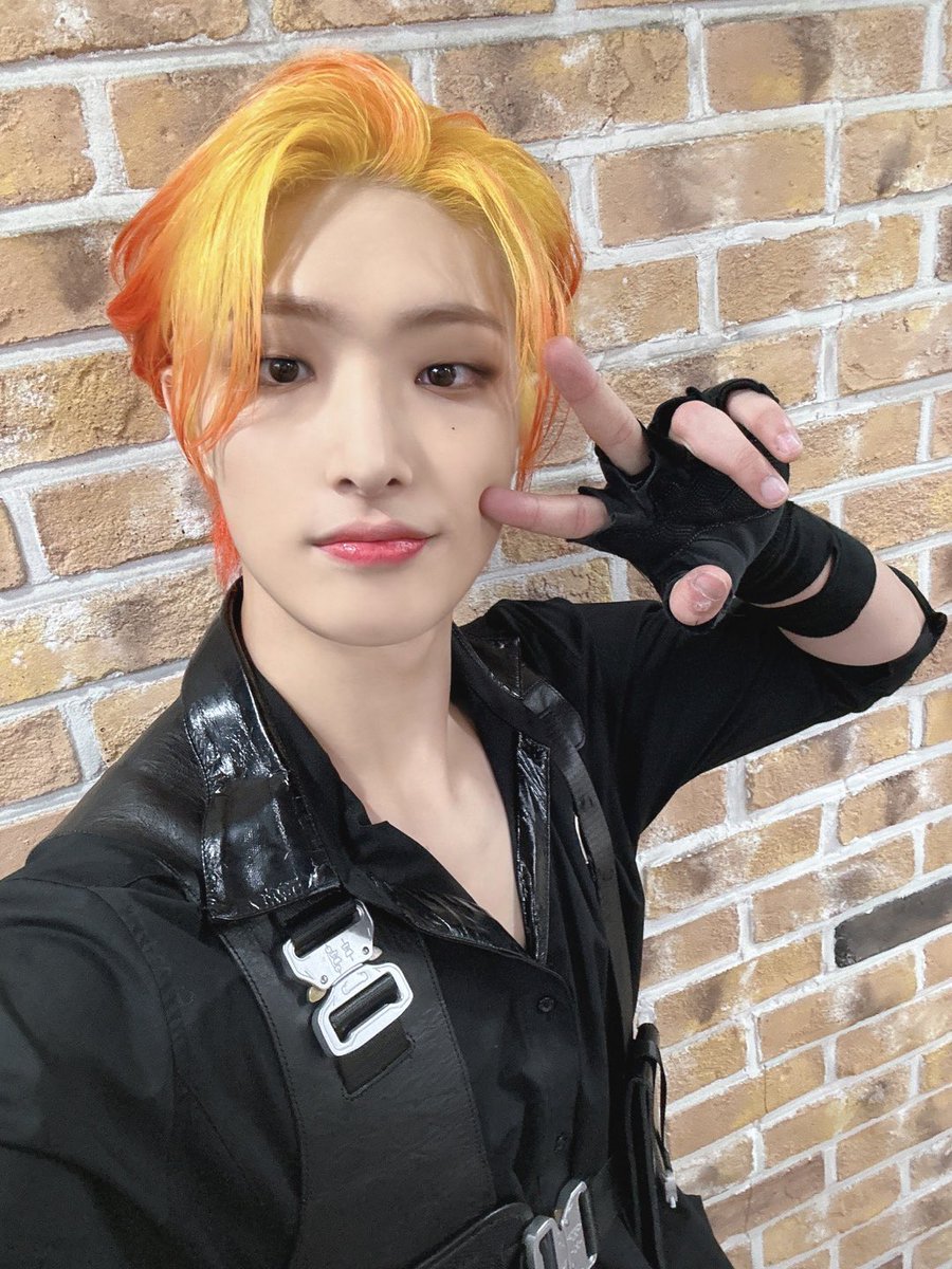 daily mingi selca! tweet media