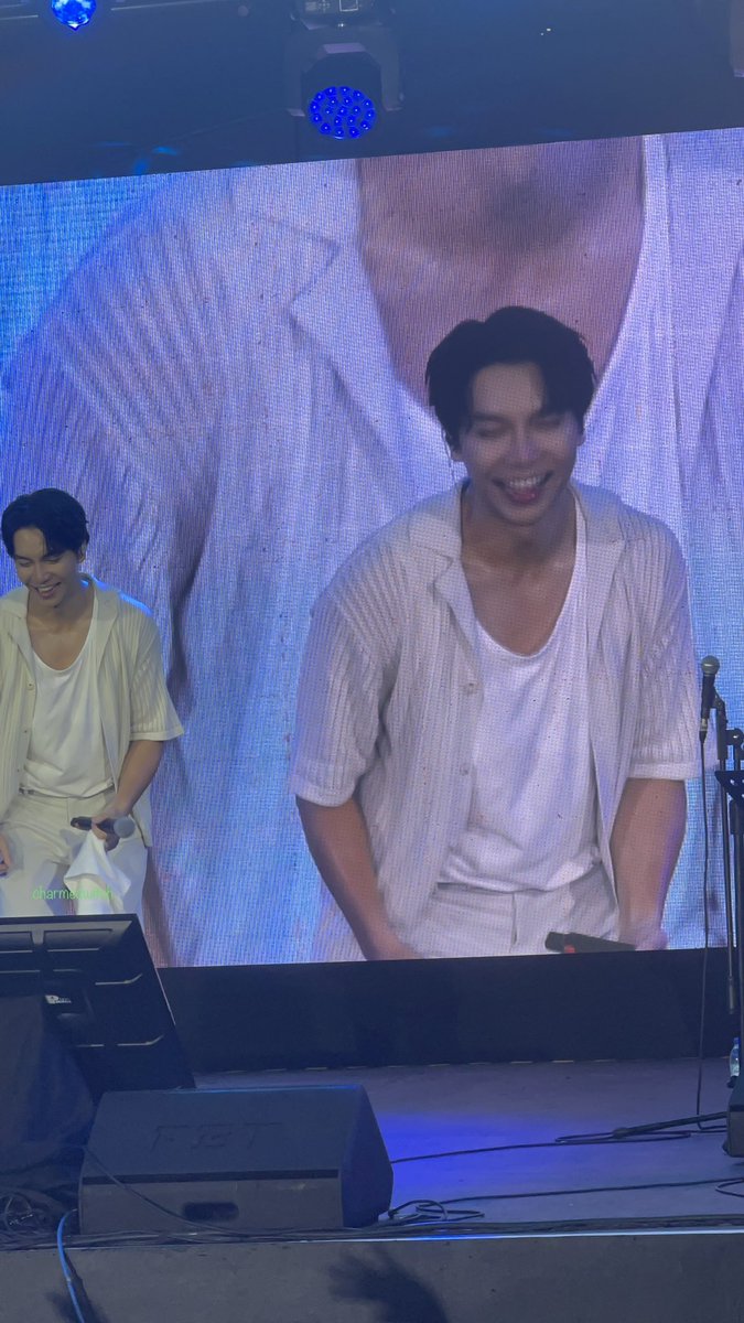 Watching my vids and photos from last night and stahhhhpppp be di ako Makaka-trabaho ng maayos nito 😘😘😘😘😘

#LeeSeungGi #이승기 #ChimaekFestival