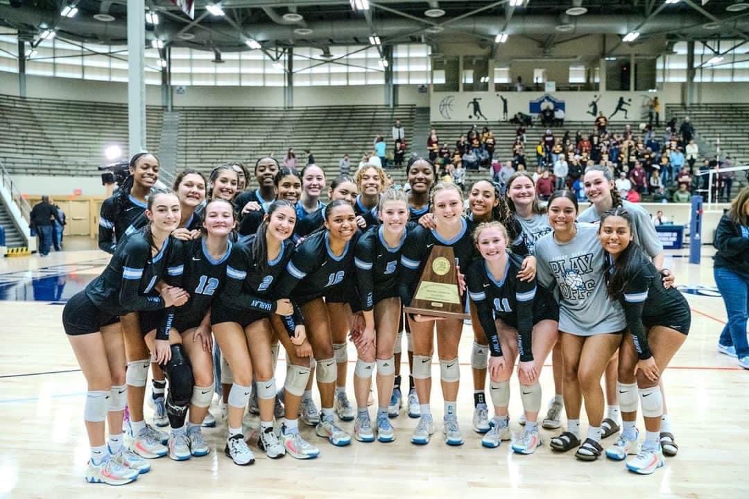 NISD's tweet photo. 🎉 Congratulations to the incredible @HarlanHawks_VB for their outstanding achievement in making it to the State tournament! 🌟🏐 #TeamNorthside https://t.co/VE2rE99Npq