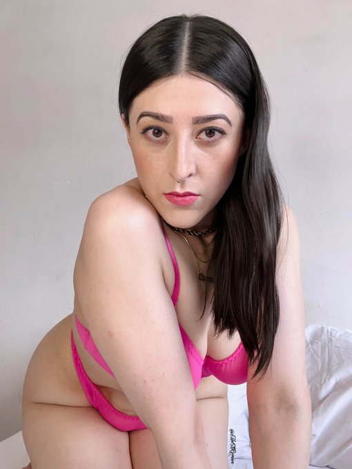 Domingo de peli de Barbie and Chill? https://t.co/W5U5ccfZ6k