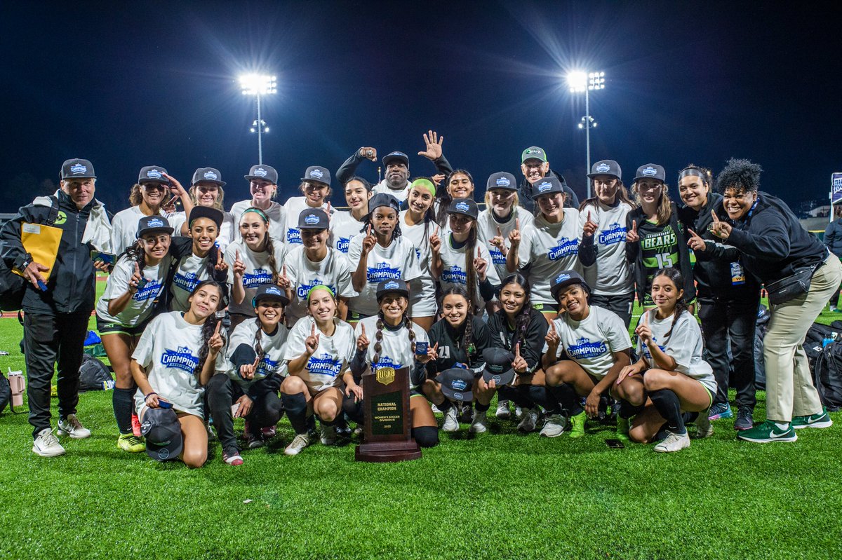 Bears Den Dynasty: @DCBWomensSoccer Wins 3rd Consecutive National Title

📰 brookhavenathletics.com/sports/wsoc/20…

#NationalChamps | #NJCAASoccer | #BrookhavenBears