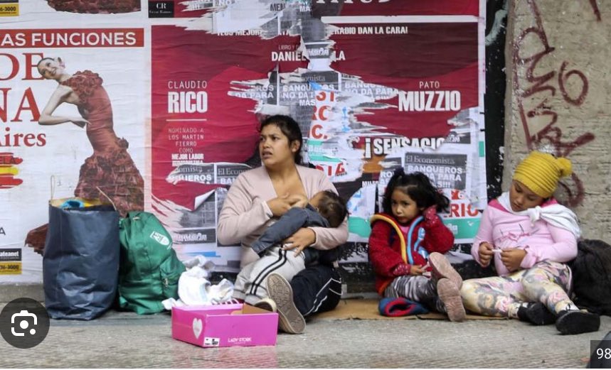 Si, Sergio, la prioridad del país es trabajar por la visita del papa. Que tipo hijo de mil puta.