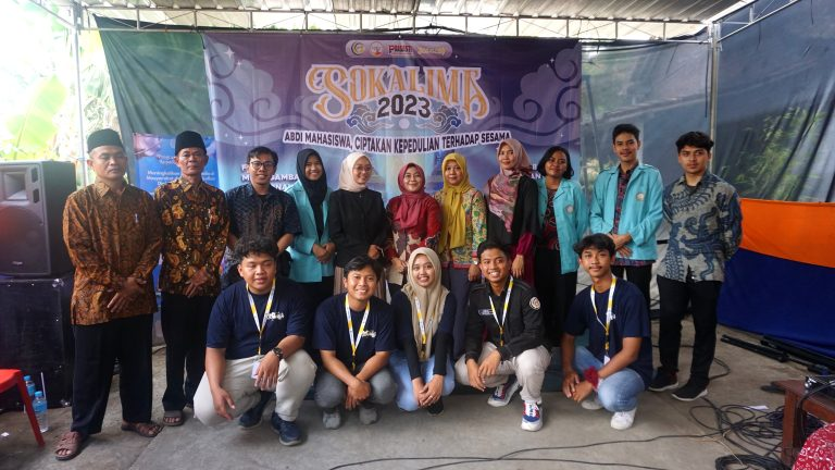 FisipUNS's tweet photo. Grup Riset Kajian Keamanan, Konflik dan Perdamaian Mengadakan Sosialisasi Pengenalan Diplomasi Ekonomi kepada Masyarakat

Selengkapnya di https://t.co/t2iO3rO9ga

#FISIP 
#FISIPUNS 
#UNS 
#UniversitasSebelasMaret
#LeadingTheFutureSociety https://t.co/89kKaleEq6