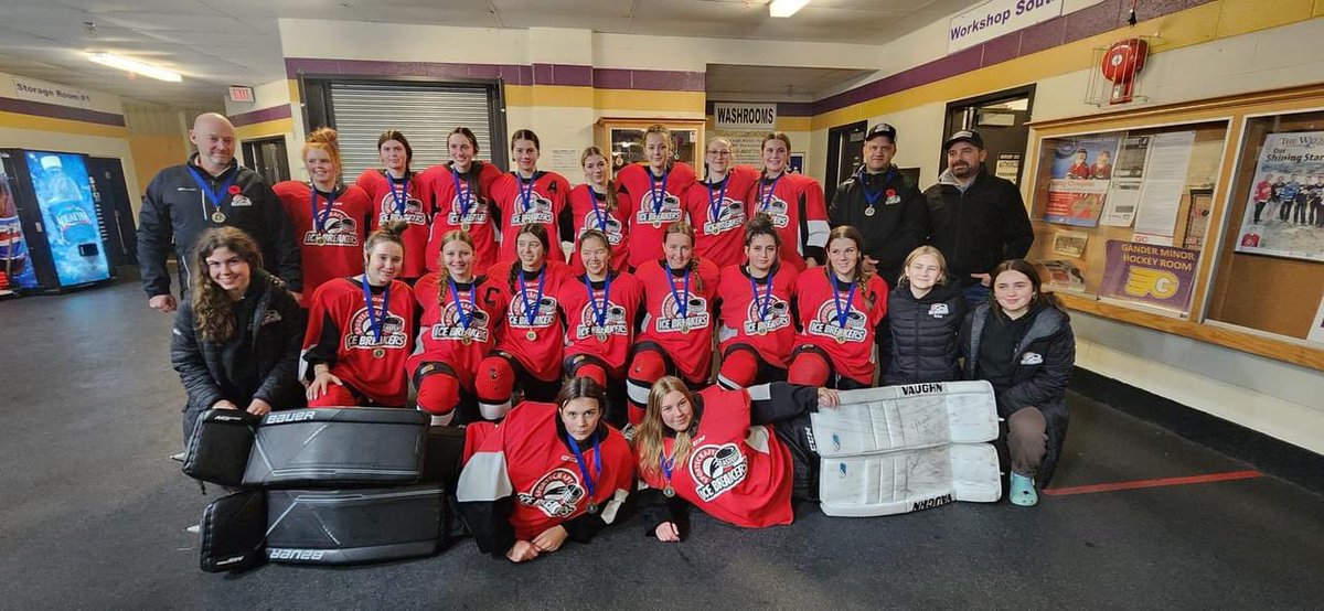 The U18AA Sportscraft Eastern Icebreakers would like to thank all the volunteers and organizers that worked so hard in making our kickoff weekend a great success. We had a great time in Gander and managed to come home with the gold🤩