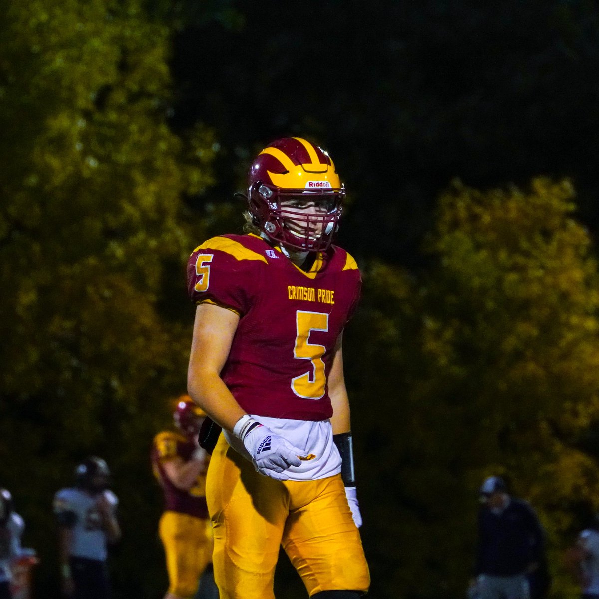 hudl.com/v/2LSqSH
Sophomore Season Varsity Highlights 
Offense
• 21 Rec
• 328 Yards
• 5 Touchdowns
Defense
• 39 Total Tackles 
• 27 Assists / 12 Solo Tackles
• 6 TFL’s
• 4 Sacks