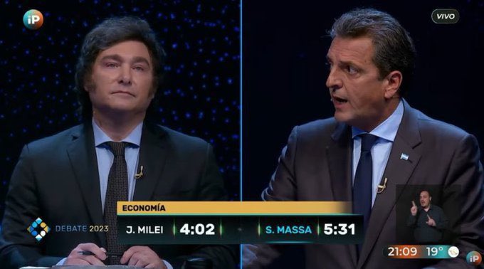metroadelantado's tweet photo. "Javier, ¿en el FIFA pase atrás y gol vale sí o no?". https://t.co/wMdVMzShdX