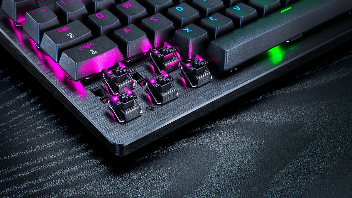 Razer's tweet photo. With Rapid Trigger Mode and adjustable actuation from 0.1 to 4.0 mm, the Razer Huntsman V3 Pro TKL delivers on the biggest competitive stages when it comes to response and precision: https://t.co/fsMzJXTtT4 https://t.co/inM0y7FBHv