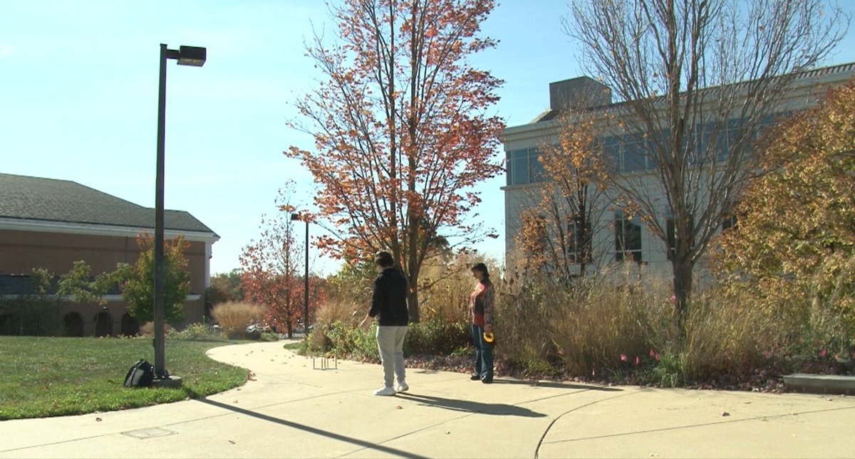RubySiefken's tweet image. Last week, @diyas319 and @mthaler21 and I practiced active interviews while playing ring toss in the Tawes courtyard. Here&apos;s a wide shot from the shoot #j262a