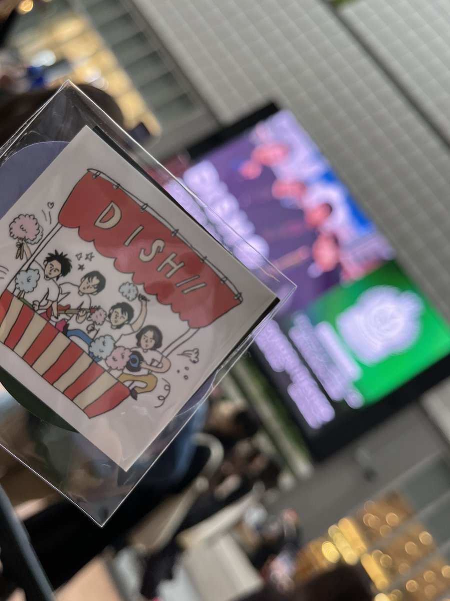 TH_dishm's tweet photo. オールスラッシャー感謝祭
しっちゃかめっちゃかな4コマ漫画とか色々すごく面白かった笑
最近のライブはロックバンドとしてすごくかっこよかったけど、ゆるーくケラケラメンバーが笑ってる空間が懐かしくもあって幸せだったなぁ😌

#DISH// 
#オールスラッシャー感謝祭 https://t.co/bohEbkq5S1