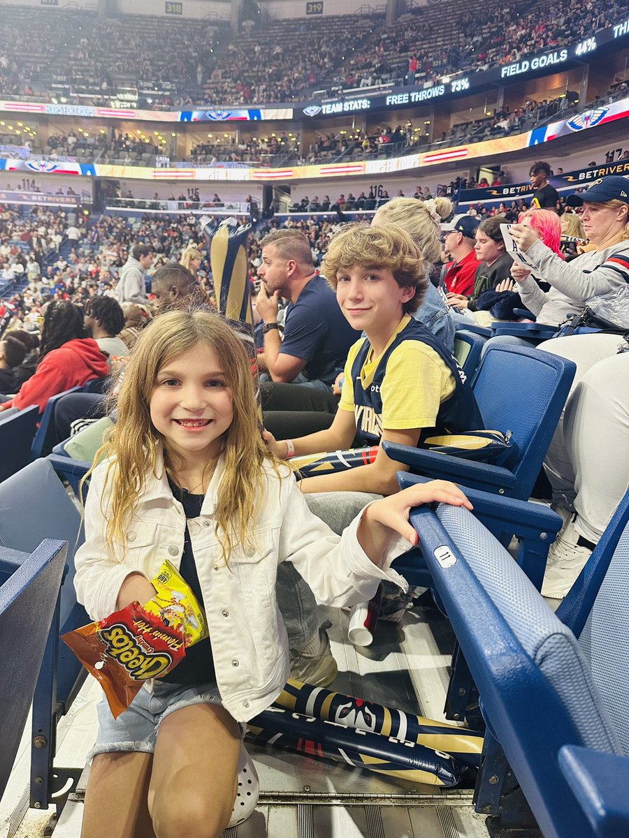 RPC21's tweet photo. #pelicansgameday https://t.co/xM0YYNyqgE