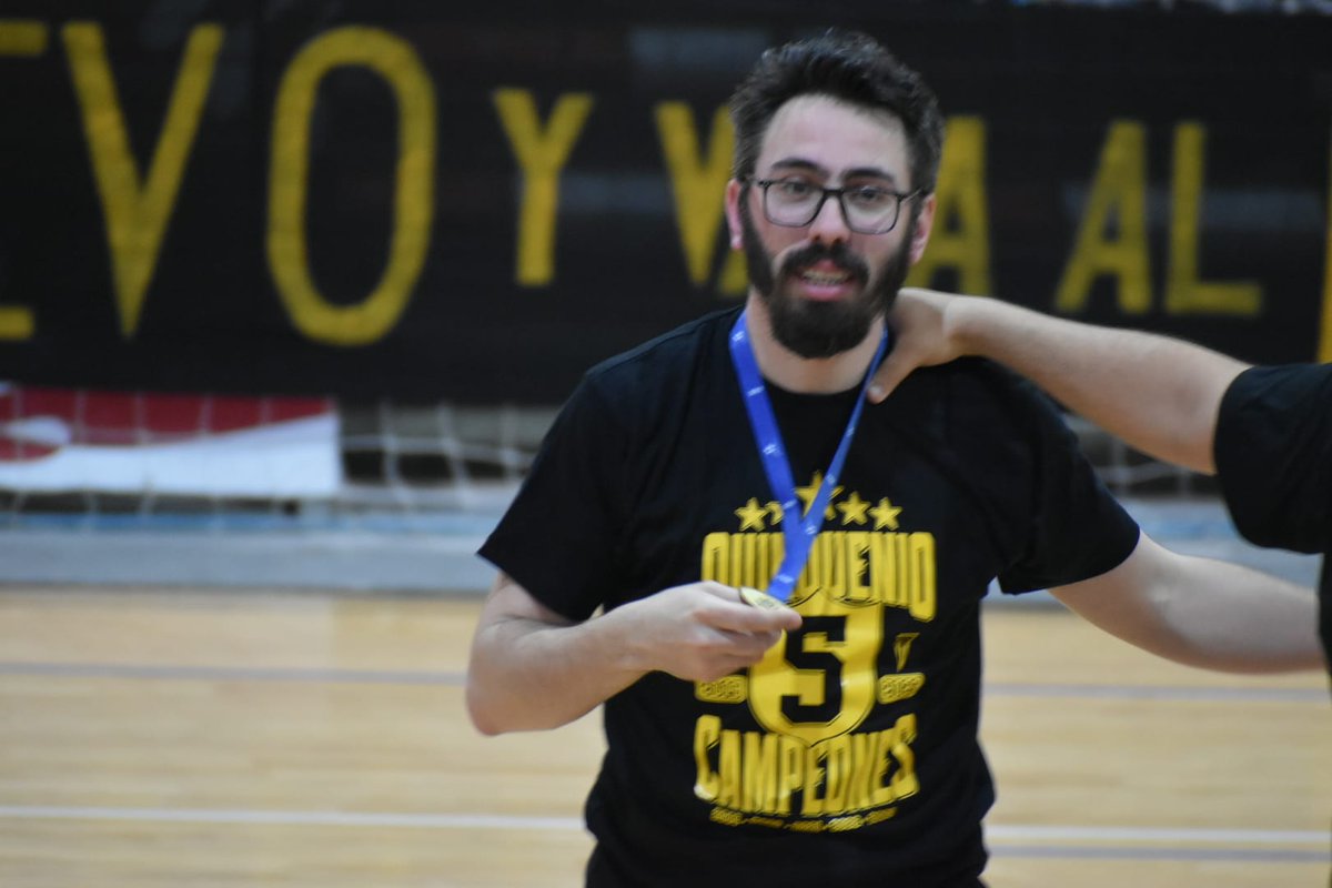 Campeón como jugador en Juveniles ✔️
Campeón como jugador en Primera ✔️
Campeón como DT en Juveniles ✔️
Campeón como DT en Primera ✔️
Ignacio "Nacho" Buggiano completó un nuevo nivel dentro del fútbol sala en Peñarol 🥇⚽