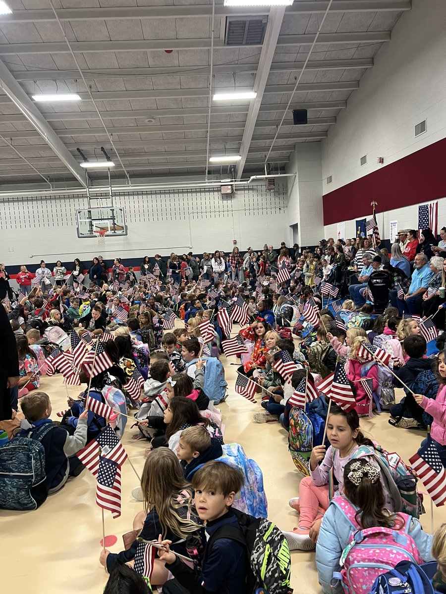 WeirClass's tweet image. Brockett had a wonderful Veteran’s Day assembly on Friday! Great job by @MrsMooseMusic