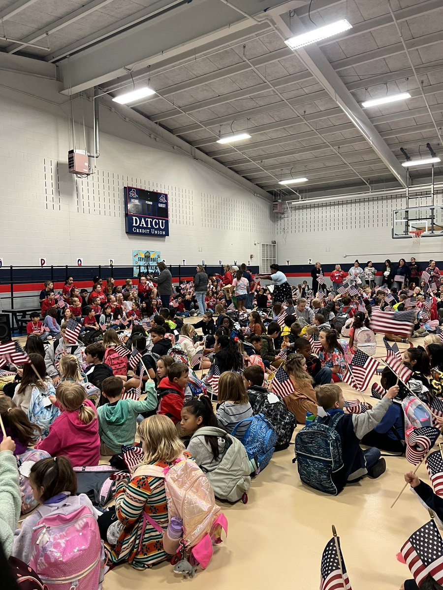 WeirClass's tweet image. Brockett had a wonderful Veteran’s Day assembly on Friday! Great job by @MrsMooseMusic