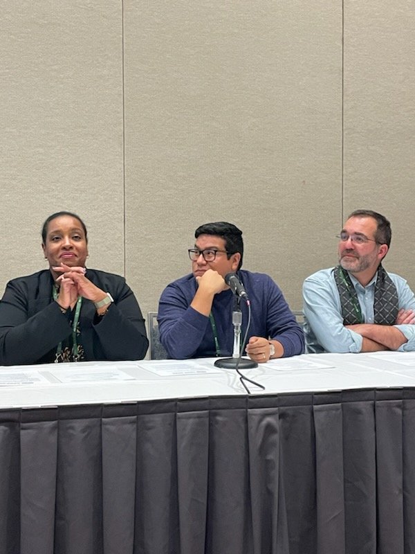 AERS (@aersscience) on Twitter photo Orientation at CERF 2023 went off with a bang for first time attendees. Fellow AERSians Treda Grayson <a href="/TBSG/">Treda Grayson</a> and Johnny Quispe <a href="/johnnyjquispe/">Johnny Quispe</a> assisted in advising first timers on what to expect and how to best utilize their time at CERF. #AERSscience #CERF2023 Orientation at CERF 2023 went off with a bang for first time attendees. Fellow AERSians Treda Grayson <a href="/TBSG/">Treda Grayson</a> and Johnny Quispe <a href="/johnnyjquispe/">Johnny Quispe</a> assisted in advising first timers on what to expect and how to best utilize their time at CERF. #AERSscience #CERF2023