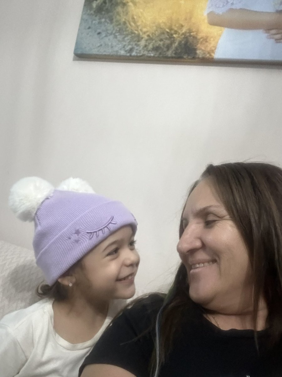 “Tebessüm “cennetten çıkma derler…
O halde kalbi ile gülenlere selam olsun,
GÜNAYDIN güzellikler bir ömür yakanızı bırakmasın benim  gençlik aşım gibi🧿🥰😘😍